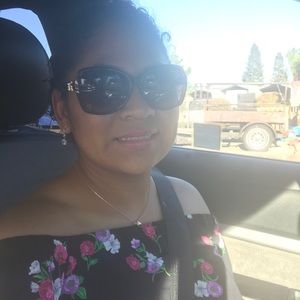 Meet your Posher, Eli